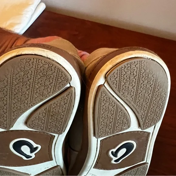 OluKai Puhalu Tan Loafers Slip-Ons Casual 10.5 - Picture 7 of 7